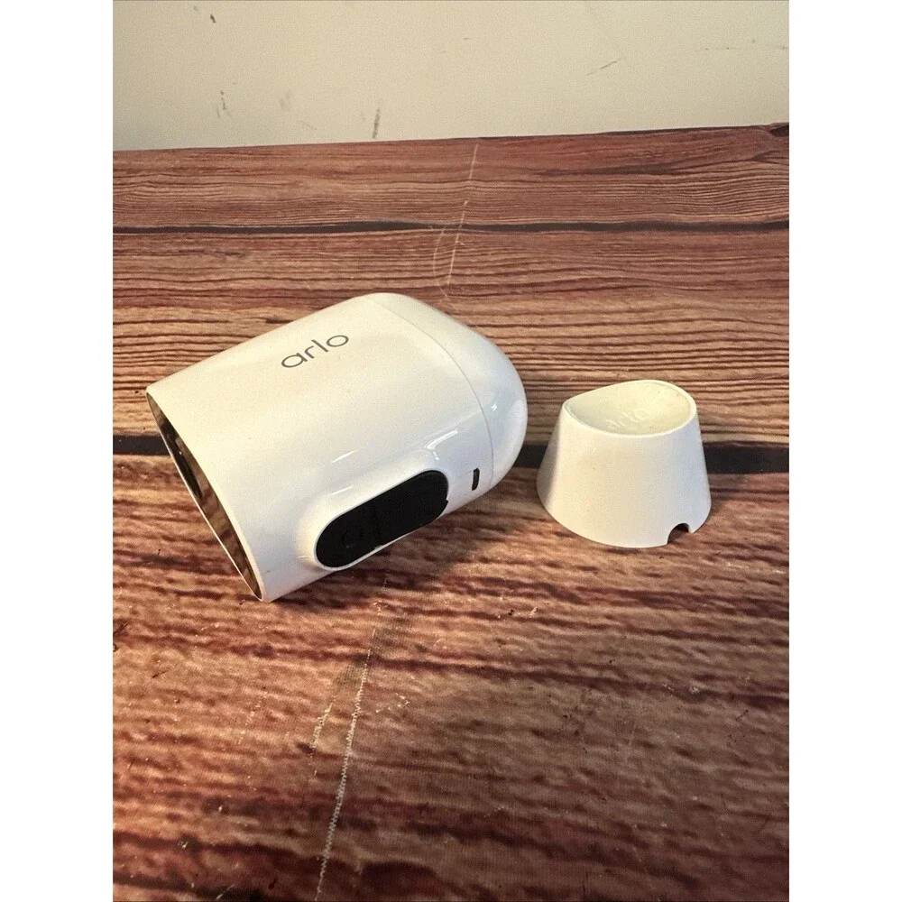 Netgear Arlo Essential VMC2030 Spotlight Wireless Indoor/Outdoor Camera White